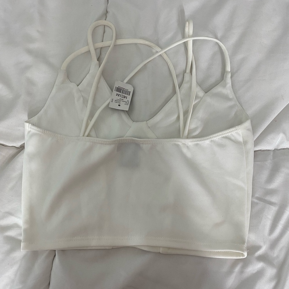 White top - Picture 2 of 2